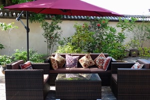 shaxi-old-theatre-inn-courtyard