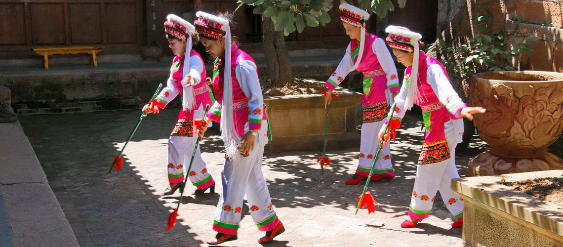 Shaxi pear orchard temple traditional dance performance