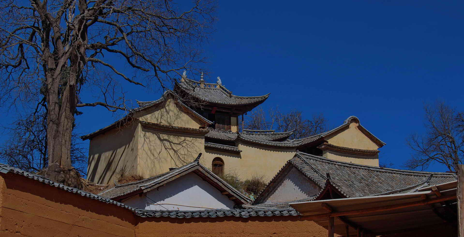 shaxi-china-pear-orchard-temple-yunnan